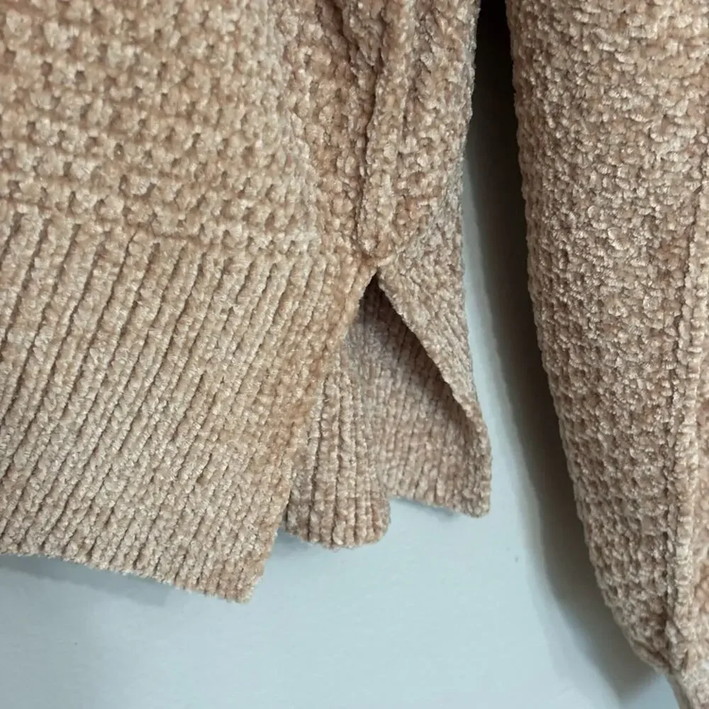 NWT Francesca’s Harper Heritage Chenille Knit Crop V-Neck Tan Sweater - Size M